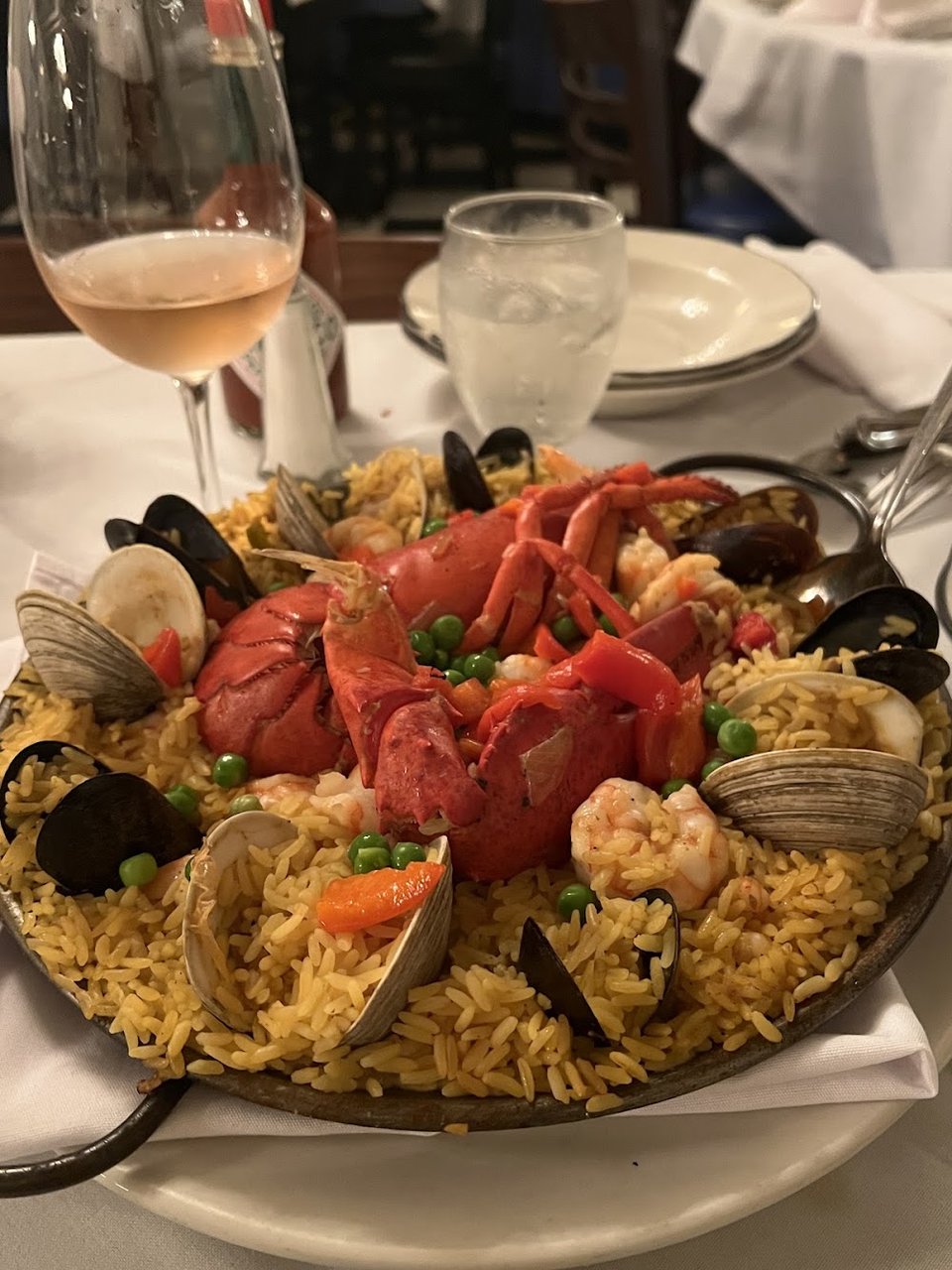 Paella Valenciana Con Langosta